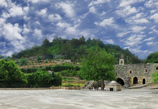 السياحة والتنمية المحلية
